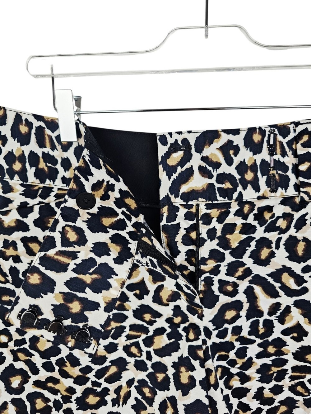 White House Black Market Leopard Print Shorts NWT - Picture 5 of 8